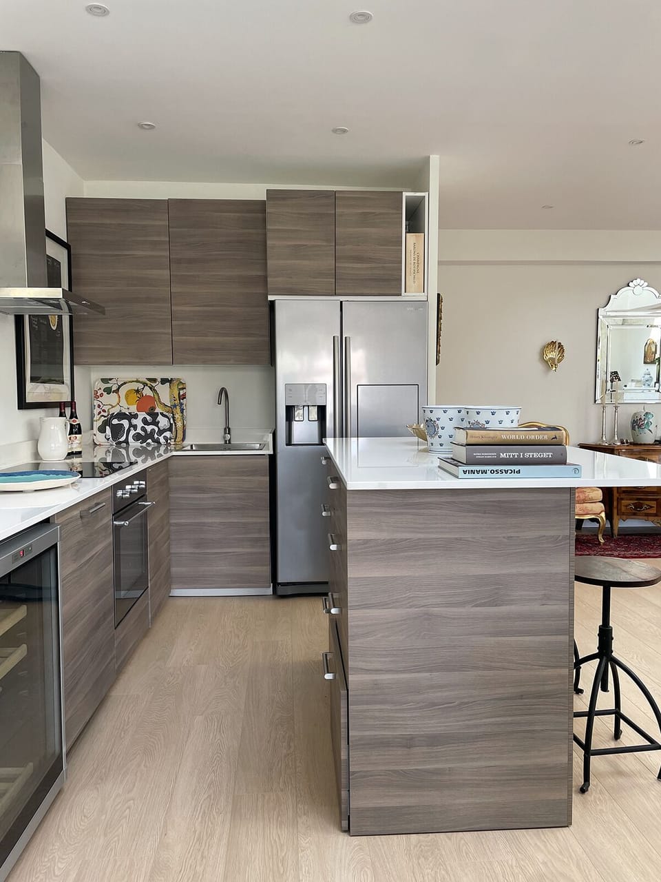 The fully-equipped kitchen