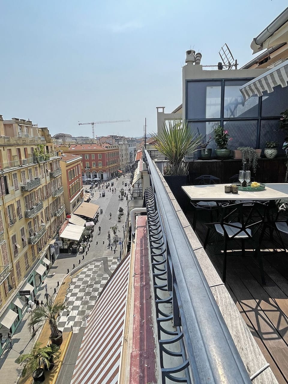 The terrace with a view towards Place Massena