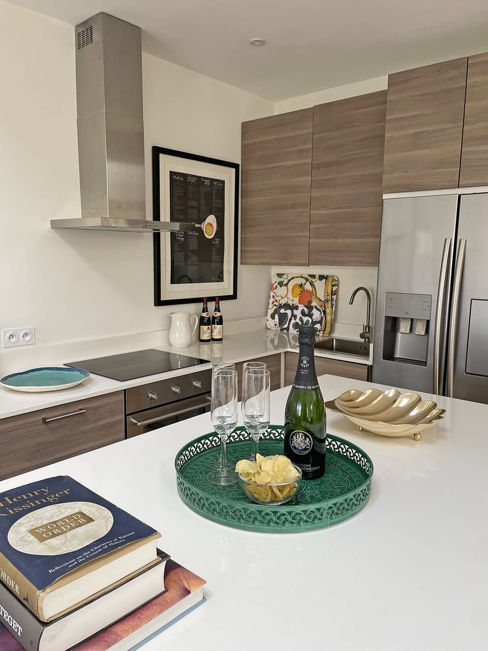 The fully-equipped kitchen