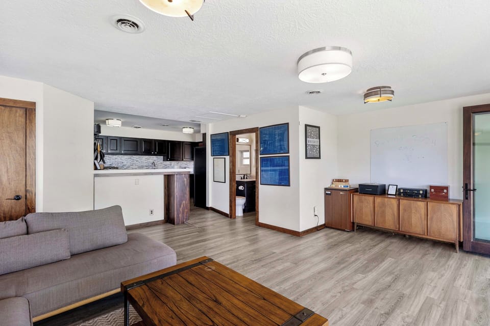 Living Room | Free WiFi | Kids' Toys