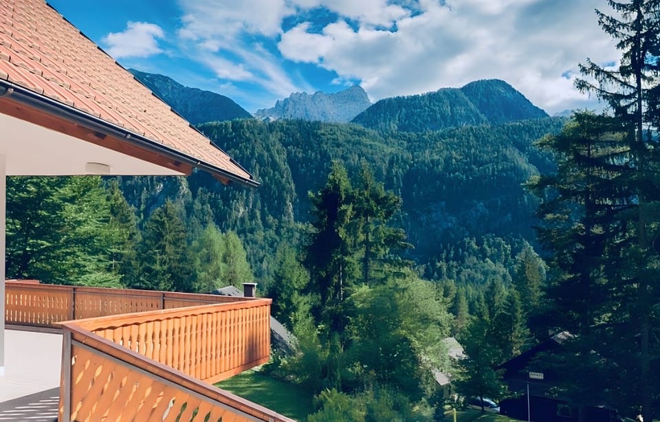 The large terrace overlooking the mountains.- 
And RELAX 😊