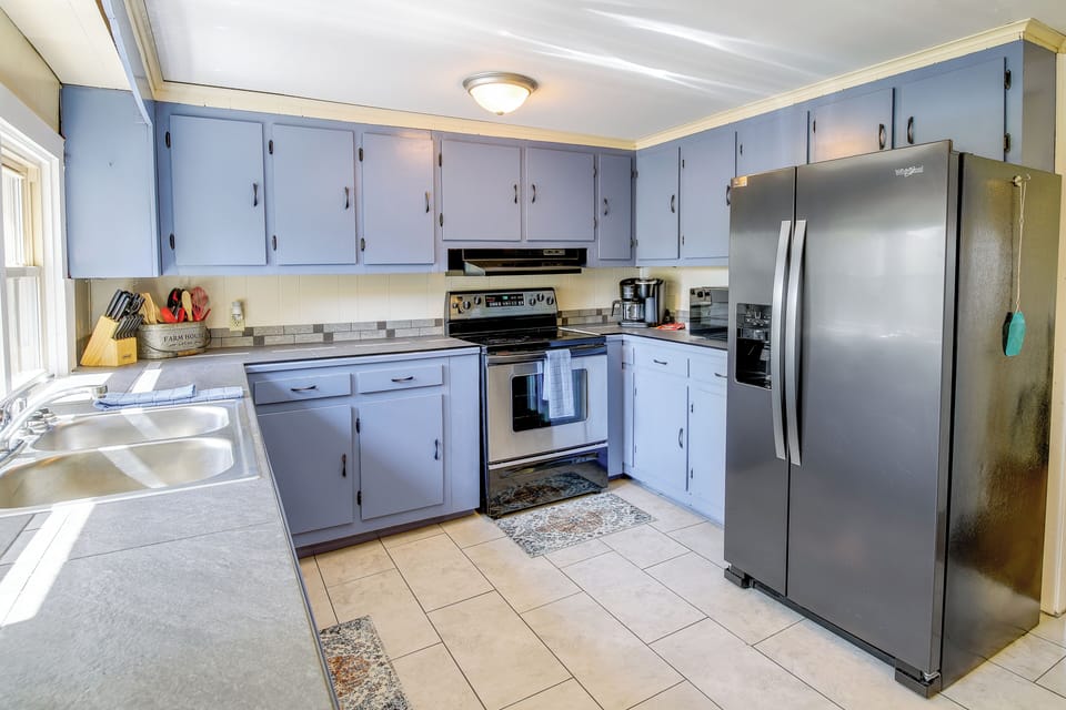 Kitchen | 1st Floor | Coffee Maker | Blender | Cooking Basics | Spices