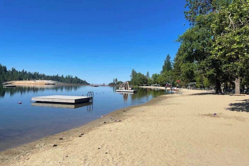 Twain Harte Lake