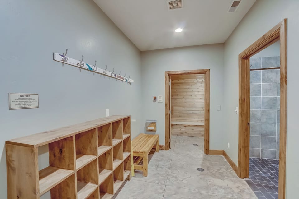 Park Ave Condos Clubhouse Bathroom