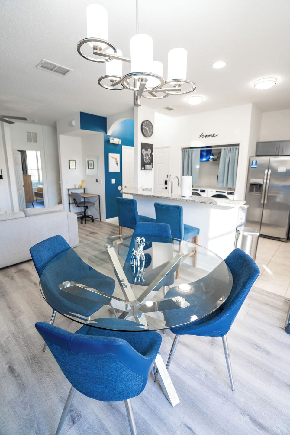 Bright, modern, and inviting open concept dining and living space