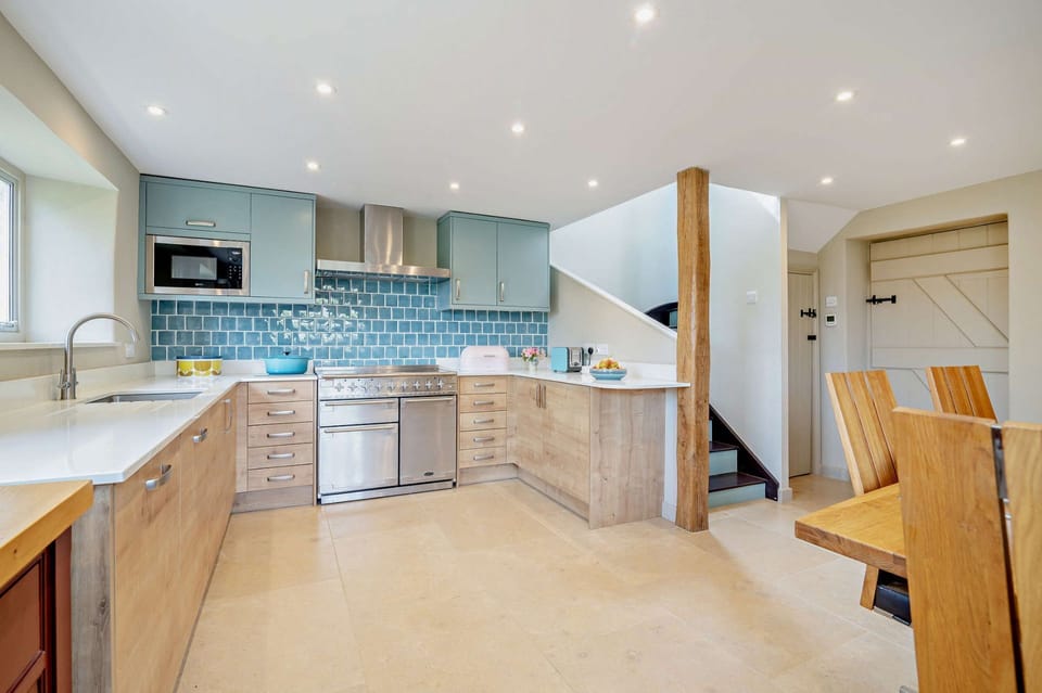 Smuggsbarn Cottage Kitchen - StayCotswold