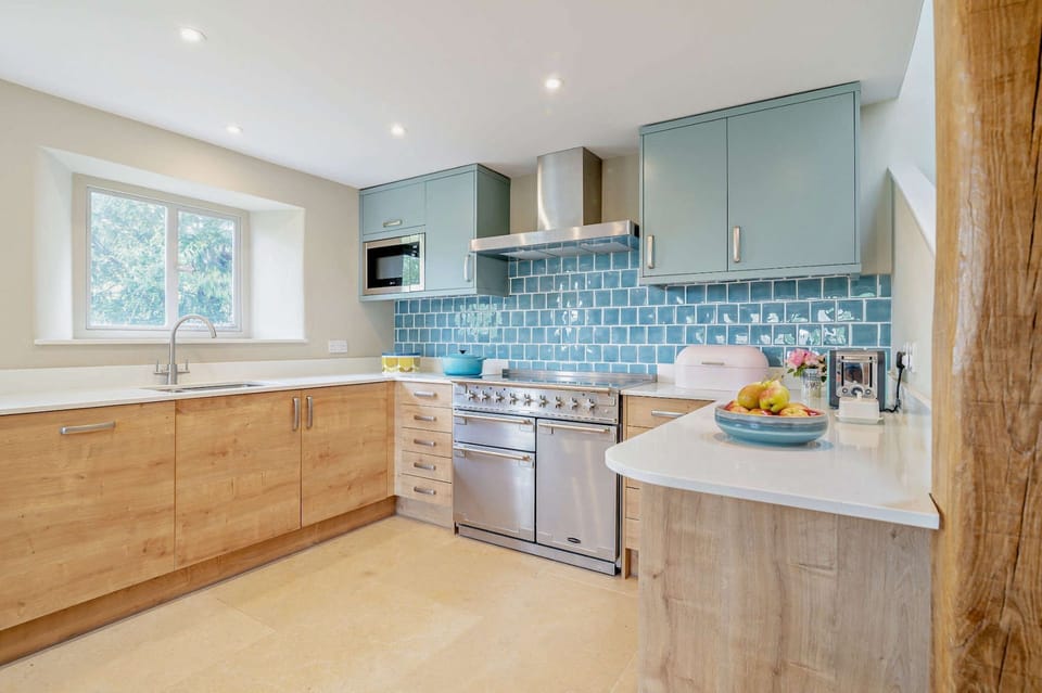 Smuggsbarn Cottage Kitchen - StayCotswold