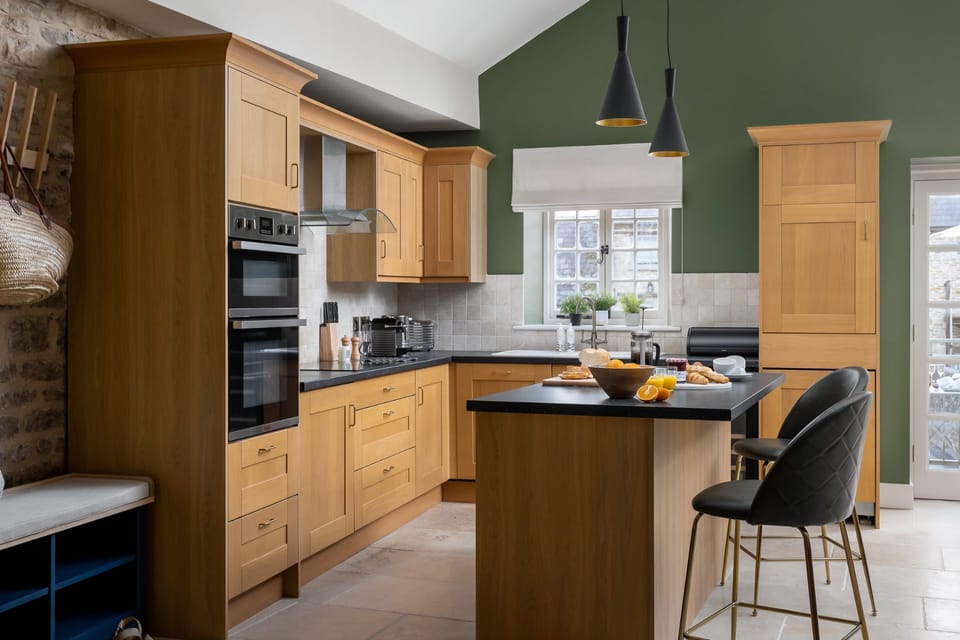 Gisleburtus House Kitchen - StayCotswold