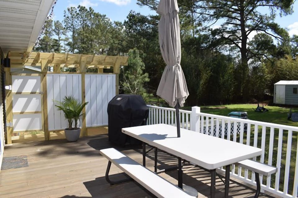 Deck with Grill, picnic table, Outdoor Shower