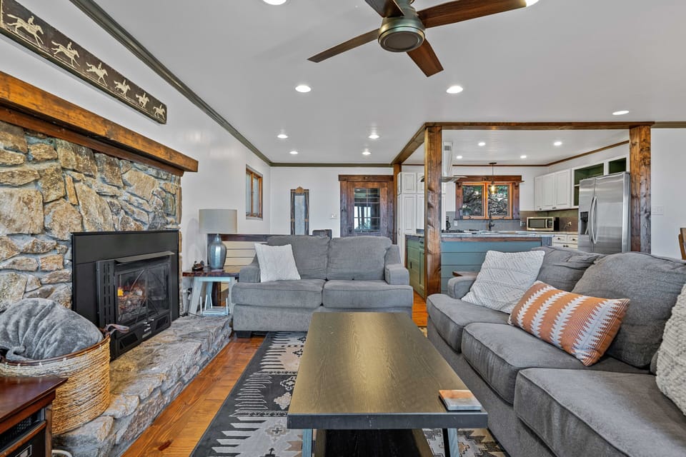 The open concept floor plan is perfect for entertaining family, friends, and guests. Take in the lon (2)