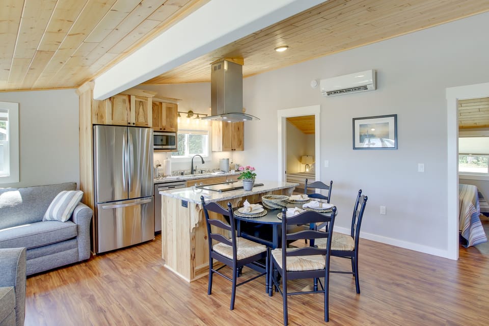 Dining Room | Fully Equipped Kitchen | Cooking Basics