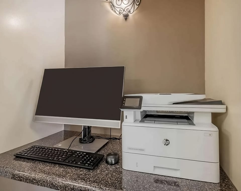 Settle in and stay productive with a simple, dedicated workstation.