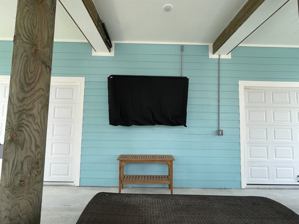 Outdoor Smart TV