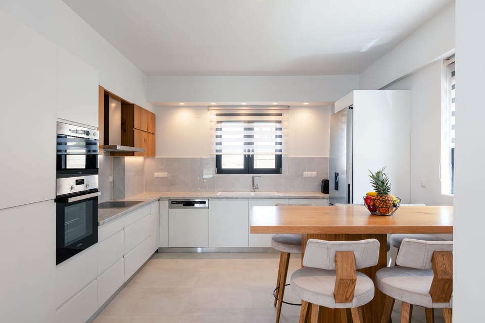 A fully equipped kitchen for culinary wonders. 