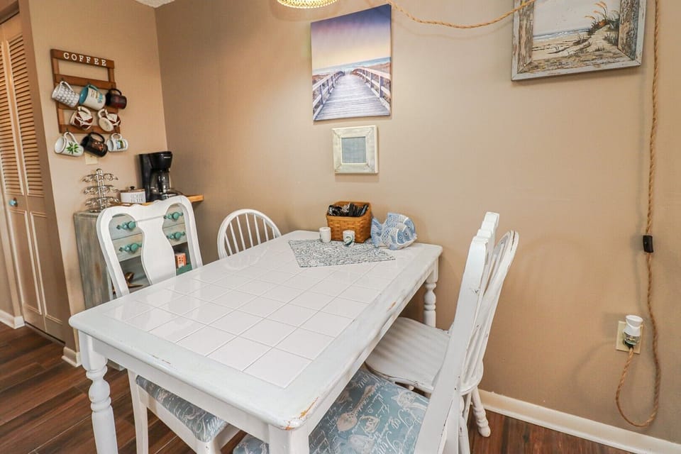 St. Augustine Beach Rentals Dining Room