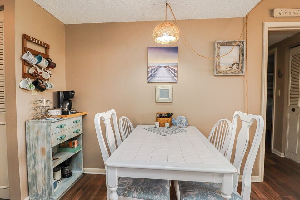St. Augustine Beach Rentals Dining Room