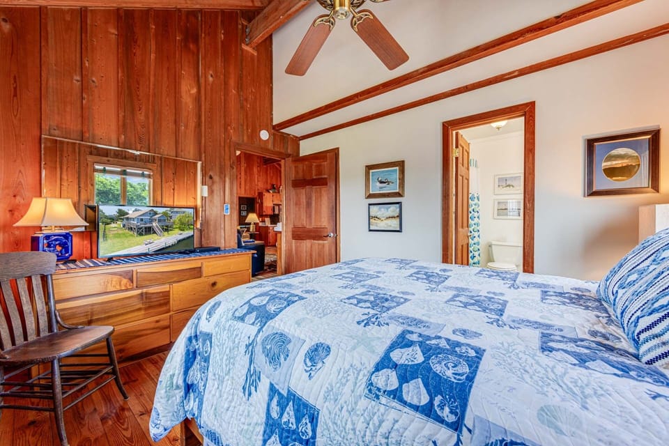 23-Surf-Or-Sound-Realty-1131-Boxley House-Bedroom-06