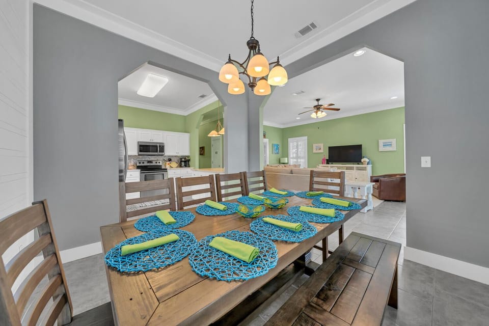Dining for 8