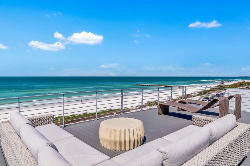 Rooftop Chill Lounge