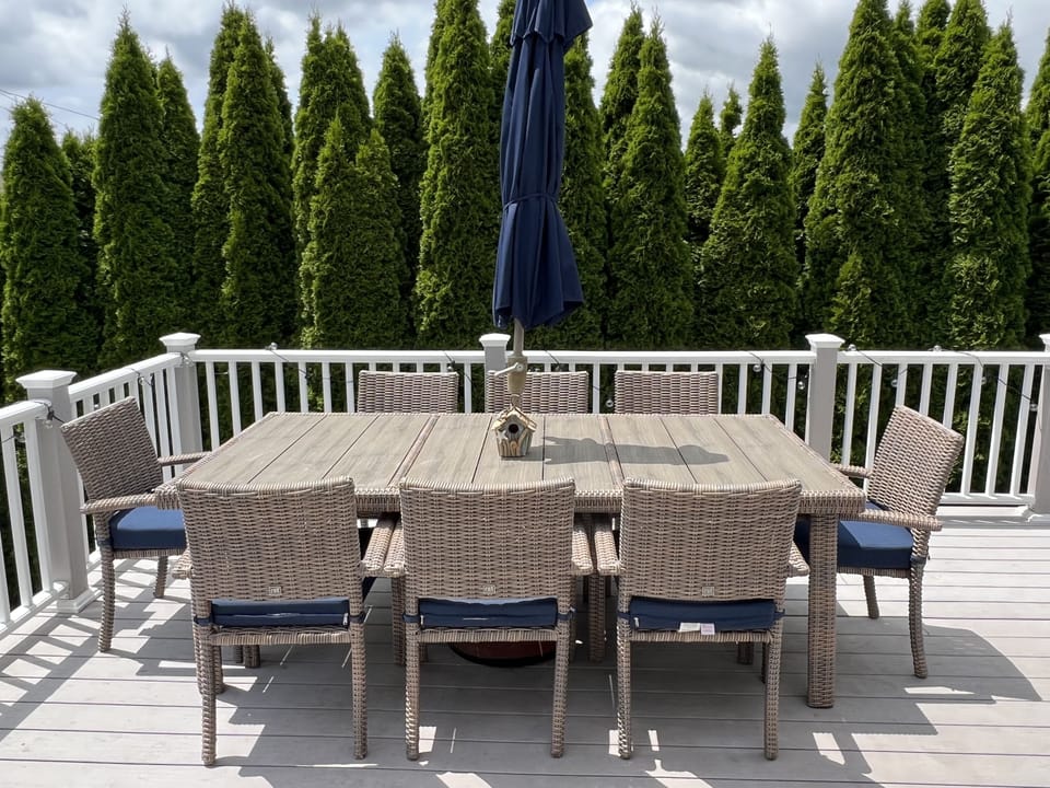 Outdoor dining