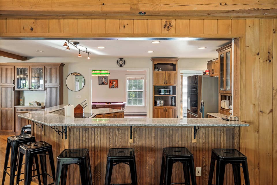 Bar seating for 6