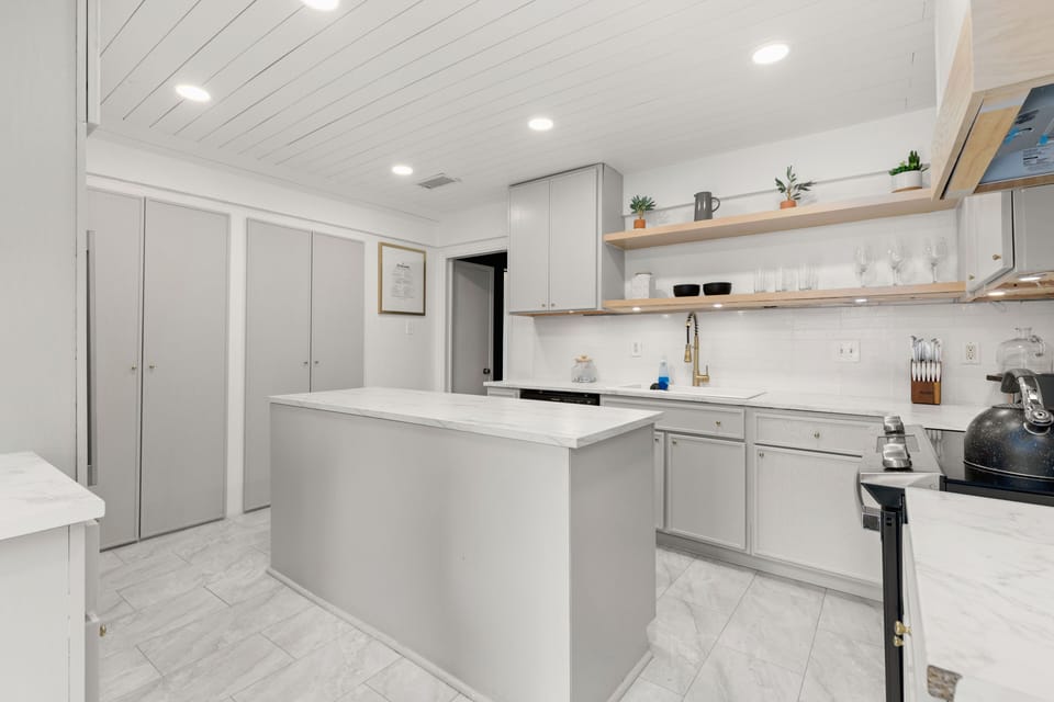 Enjoy our all-white-themed kitchen.