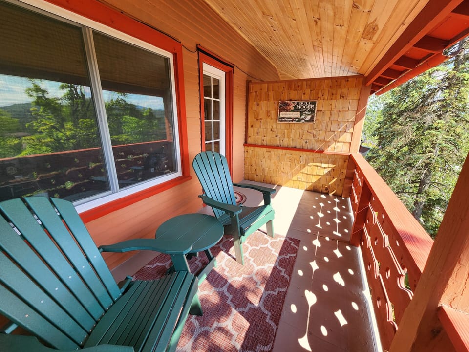 Your private patio w awesome Mountain view!