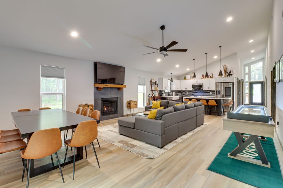 Lake Harmony Vacation Rental | 3BR | 2BA | 1,800 Sq Ft | 3 Steps to Enter