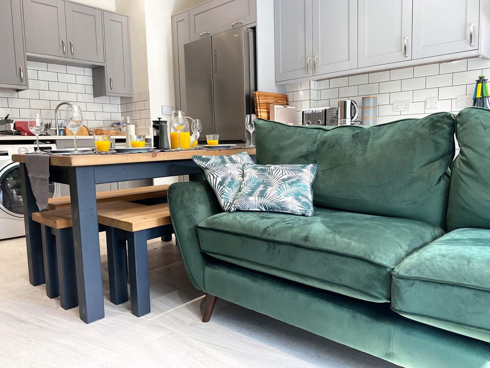 Living Room / Lounge