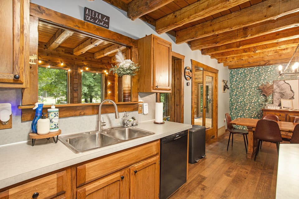 Fully stocked kitchen for your meals - or perfect staging area for take out!