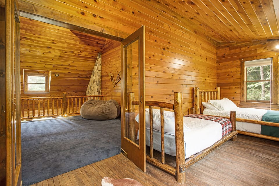 Twin-sized and Queen-sized beds, sleeps 3.