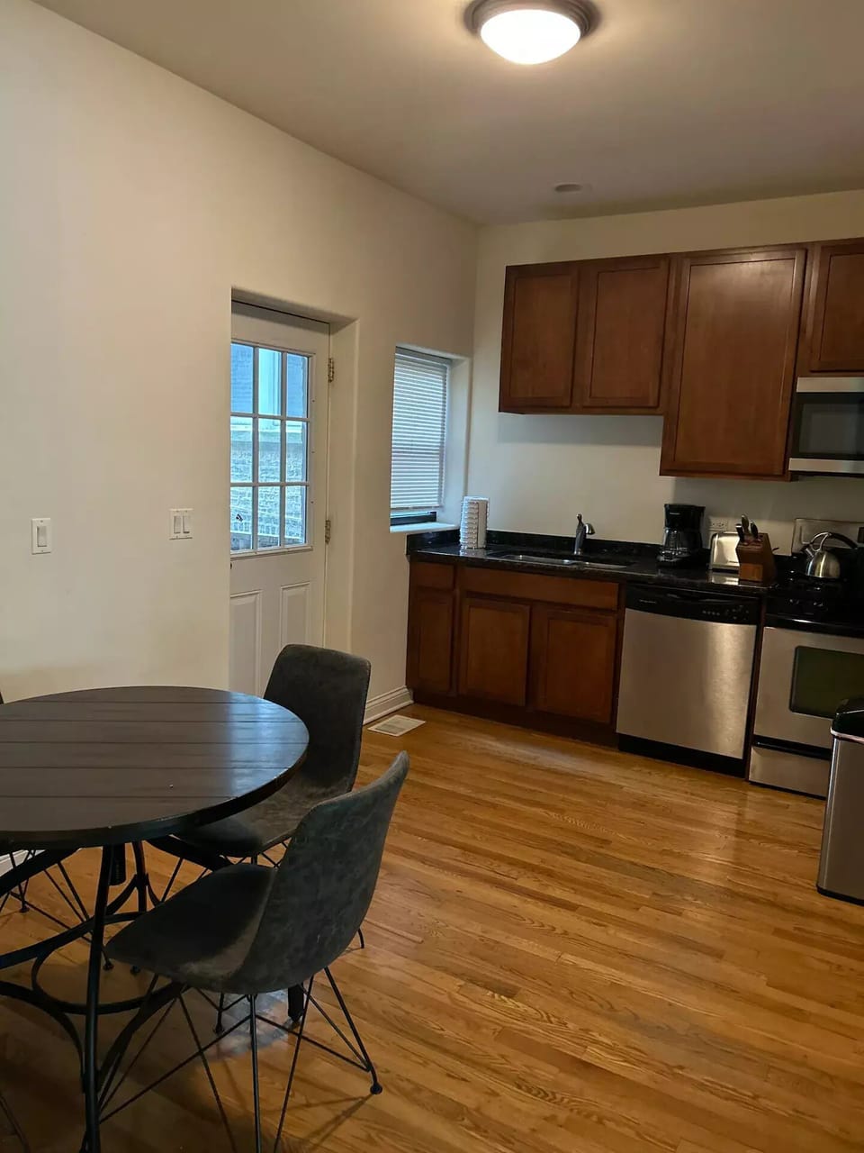 Full size kitchen located on first level 
