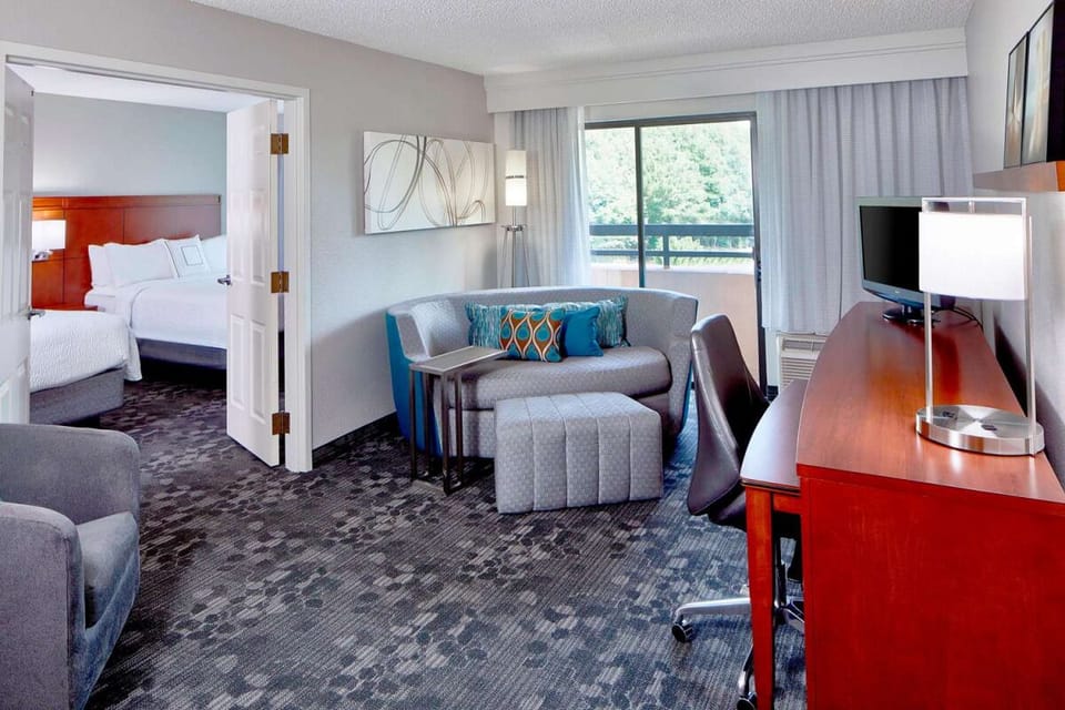 Lounge comfortably with extra space for bags and downtime.