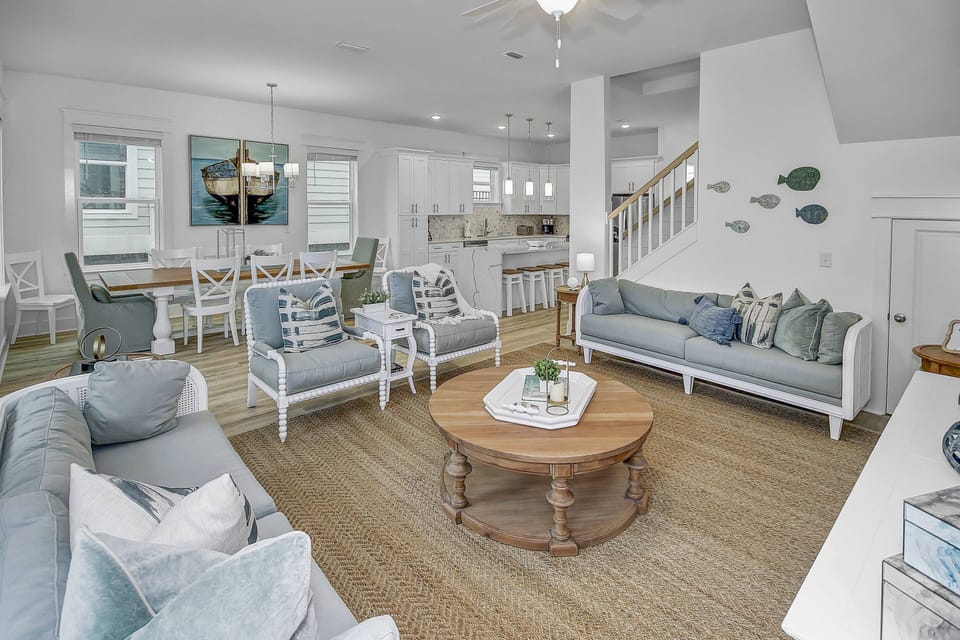 Gorgeous open concept living and dining area!