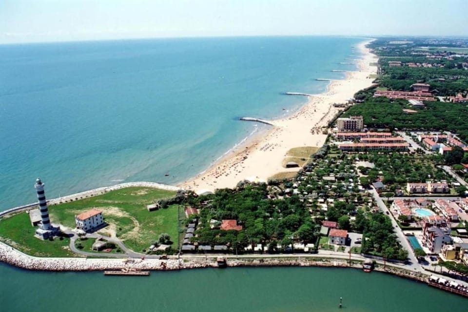 Region [summer] (>5 km)