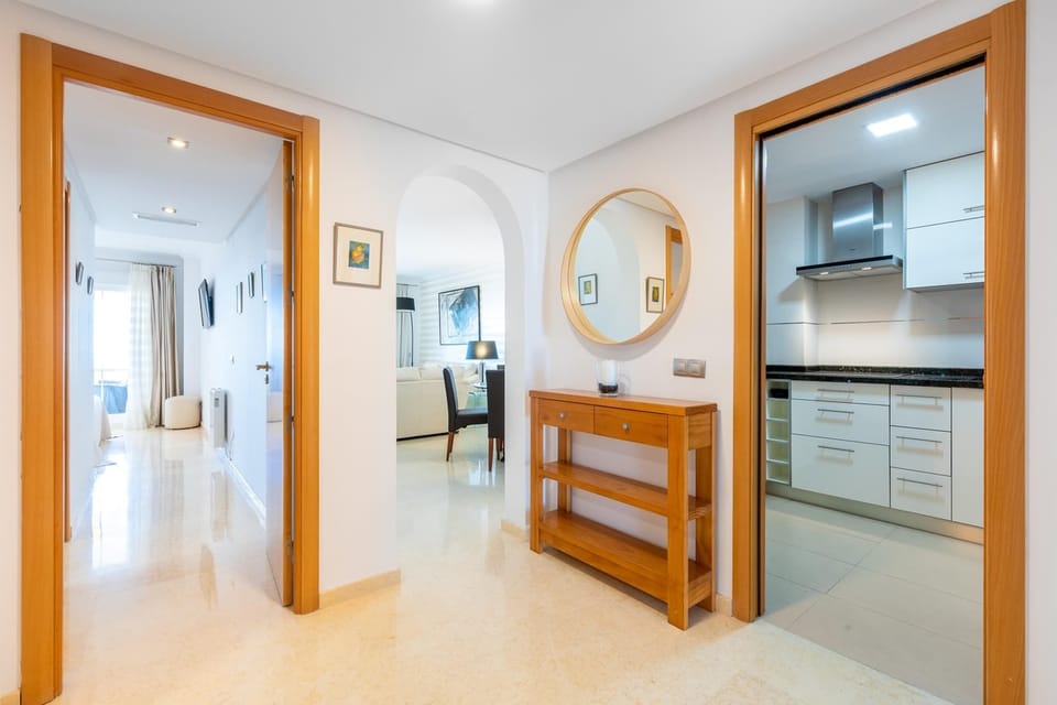 Entrance / Reception
