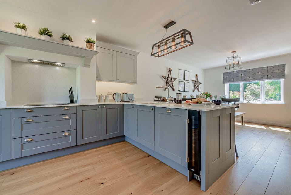 Lulham Kitchen - StayCotswold