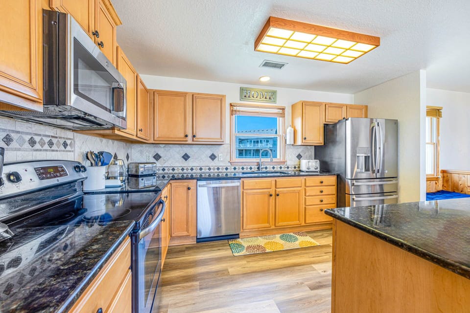 11-Surf-Or-Sound-Realty-1125-Family Ties-Kitchen-03