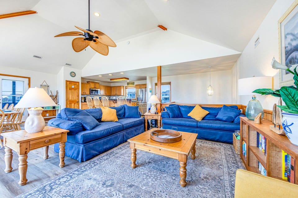 03-Surf-Or-Sound-Realty-1125-Family Ties-Great Room-02