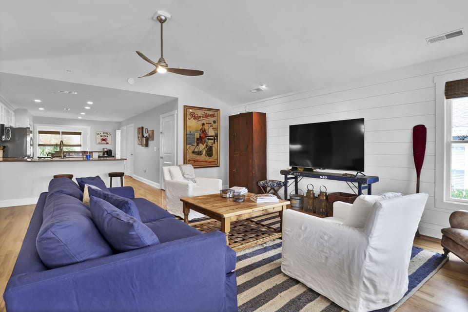 Elegantly decorated living room to gather together.