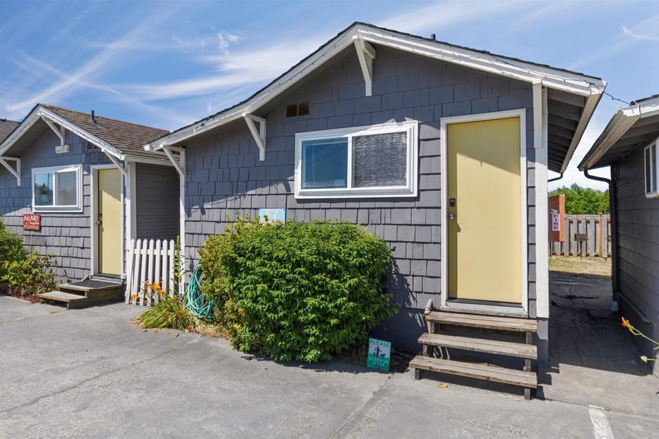Bungalow front entrance.