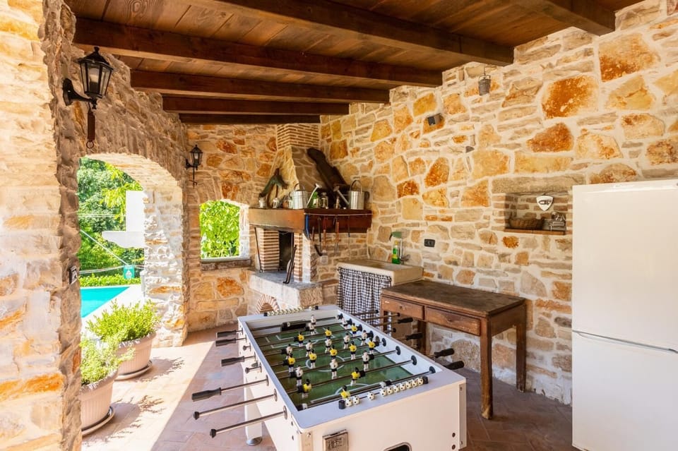 Sheltered terrace area with BBQ