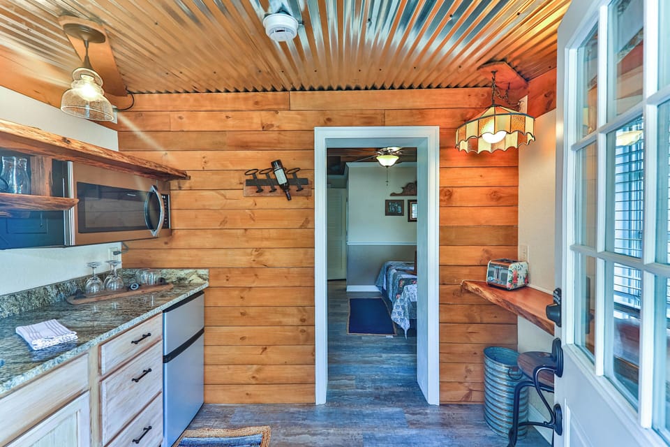 Mini kitchenette