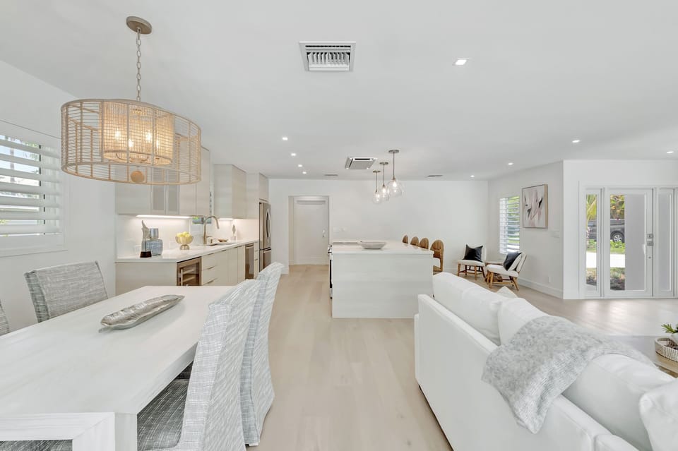 SPACIOUS OPEN LIVING/DINING ROOM