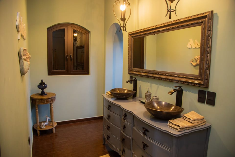 Lower  Suite Bath
