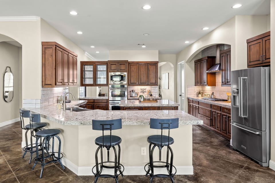 Step into the modern gourmet kitchen¿