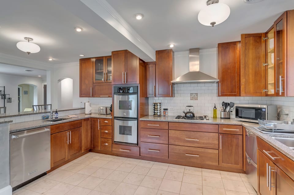 Main Level Kitchen 
