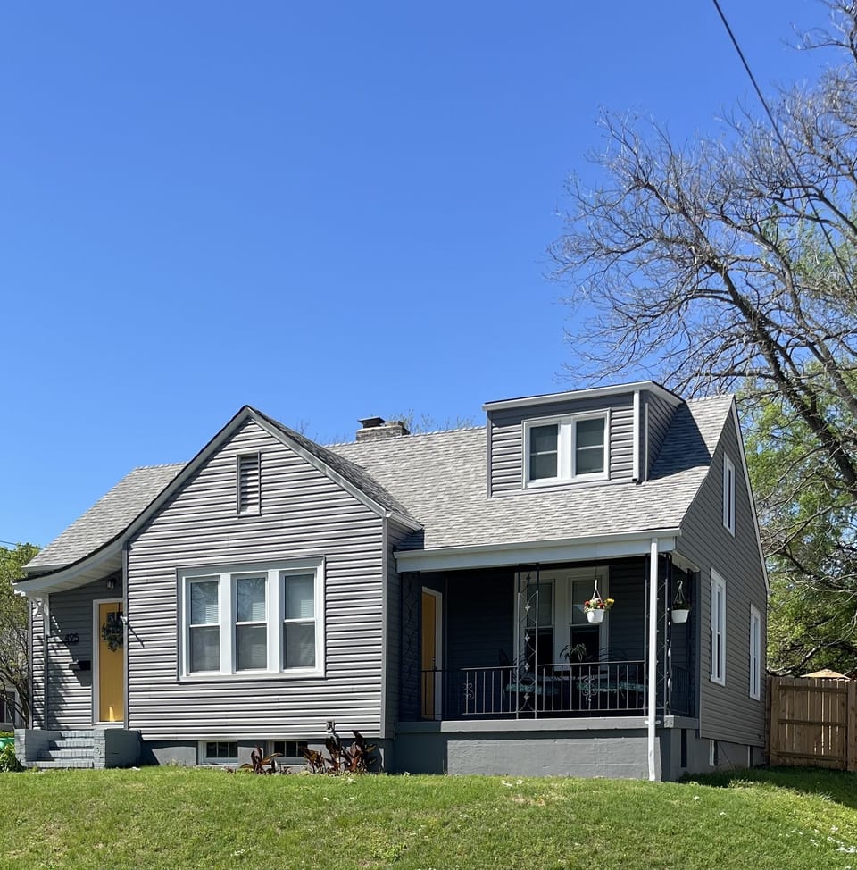 Welcome to Wren’s Landing.
Sleeps 8 comfortably.
Mid- Century.
2 baths/ 3 beds.