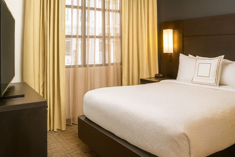 Unit with Queen bed
