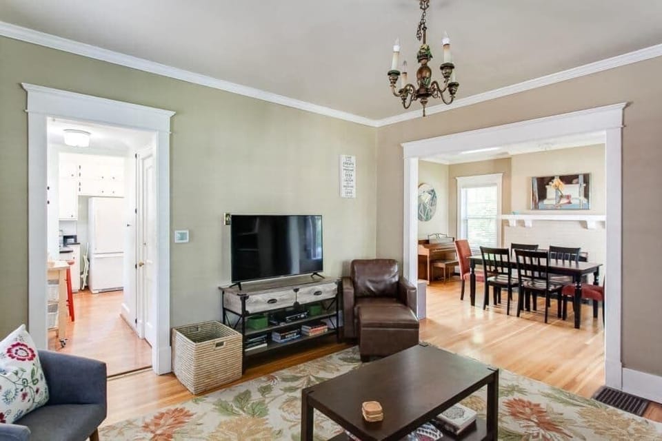 1500 Edgewood Ct-14.jpg